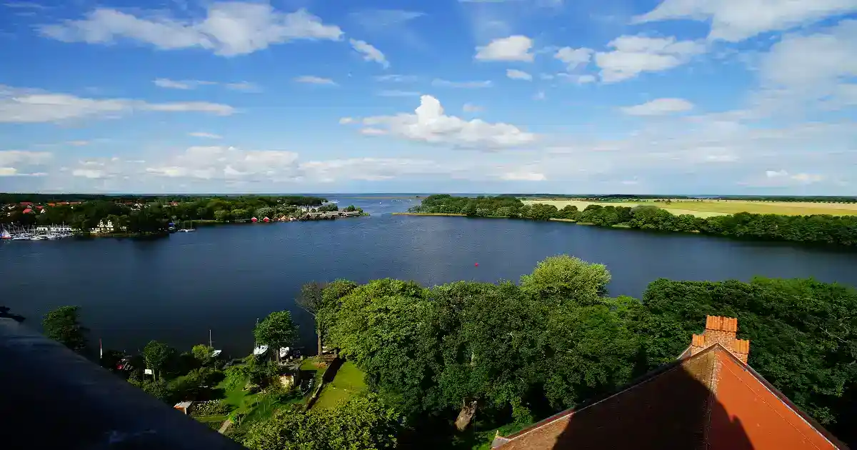 Avonia Webcam: A Window to the Beauty of Lake Erie