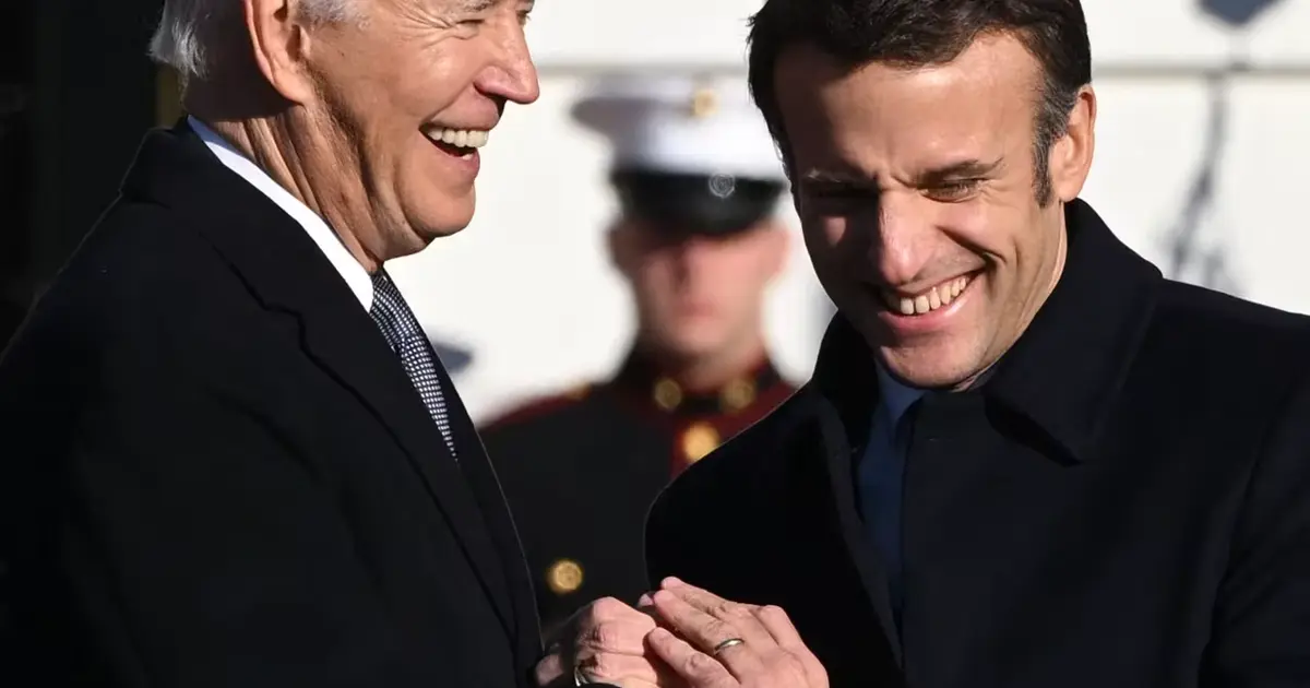 Biden Emmanuel Macron Poop